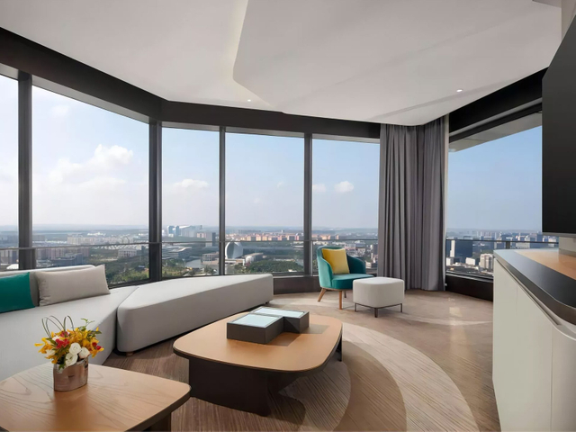 Perabotan kamar suite hotel