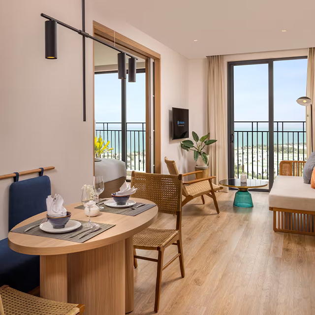 Zestaw stoł&oacute;w do jadalni Hotel Villa Nowoczesne drewniane luksusowe meble