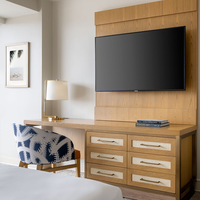 Duvara Monte Otel Yazı Masası