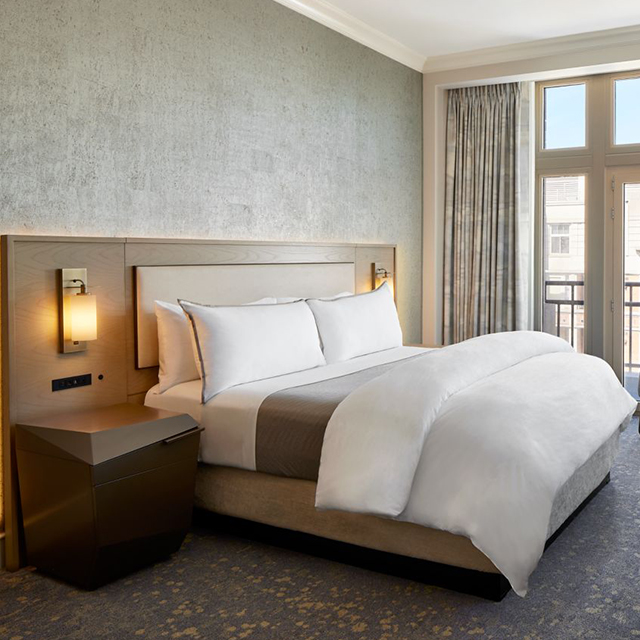 Meja Samping Tempat Tidur Mengambang Gaya Westin dengan Port USB