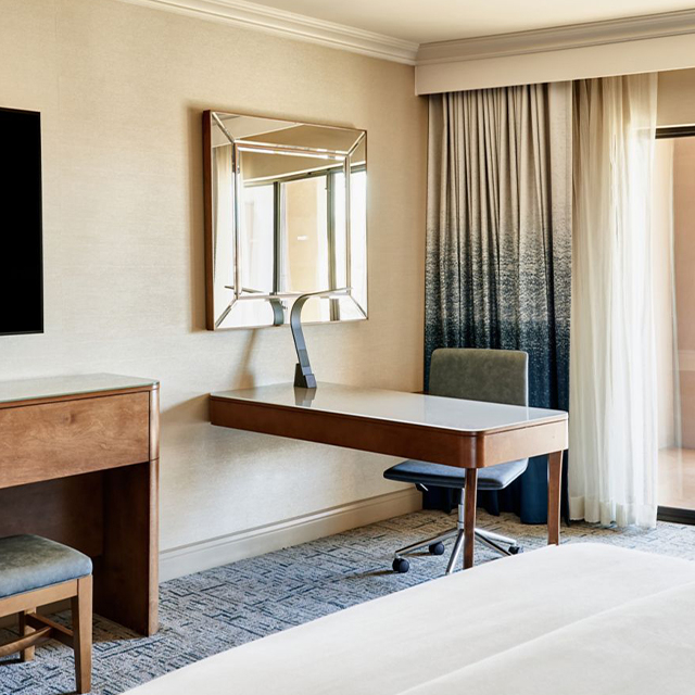 Beépített bútormegoldás Hotel Íróasztal a Hospitality vendégszobákhoz